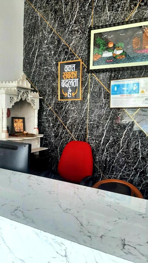 Hotel Hollywood Zirakpur Bagian luar foto