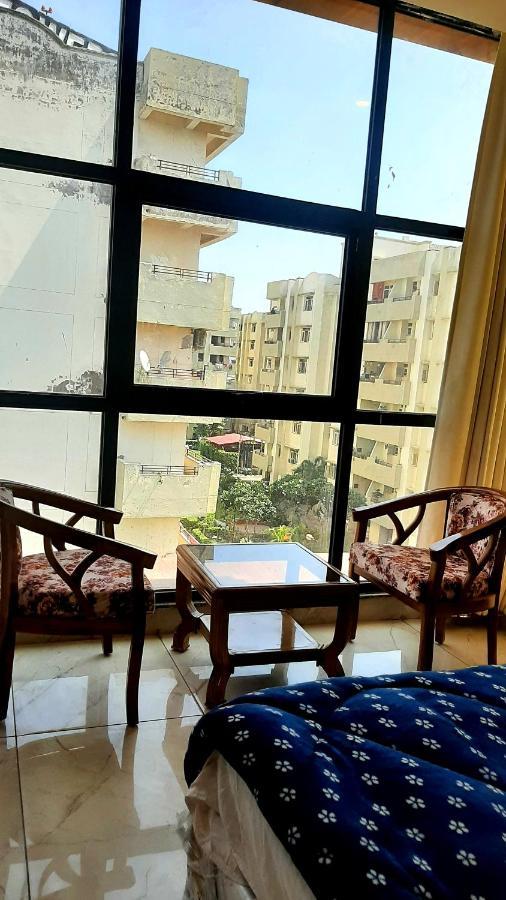 Hotel Hollywood Zirakpur Bagian luar foto