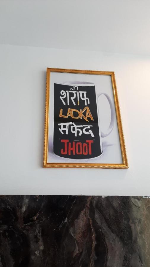 Hotel Hollywood Zirakpur Bagian luar foto