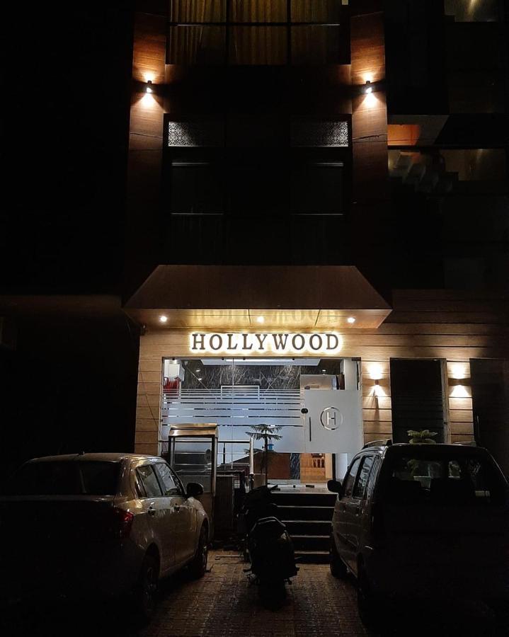 Hotel Hollywood Zirakpur Bagian luar foto